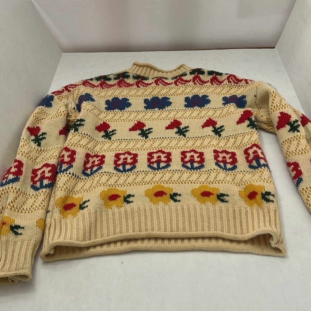 Pointelle Knit Floral Pattern Sweater - Picture 6 of 7